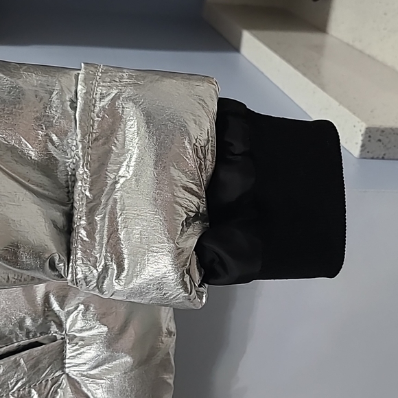 Ladies puffer jacket - Picture 2 of 8